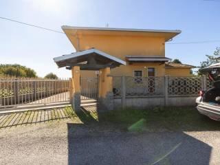 Stanza in affitto in appartamento vicolo Brescia, 10, Cairate — foto 3 di 19