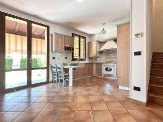 Villa bifamiliare via Pedrelli Giacomo 12, Centro, Molinella
