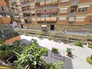 Bilocale via Vestricio Spurinna 105, Quadraro, Roma