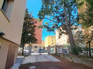 Trilocale via Alfredo Calzolari 11, Bolognina, Bologna