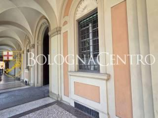 Trilocale piazza Cavour, Castiglione - Tribunale, Bologna