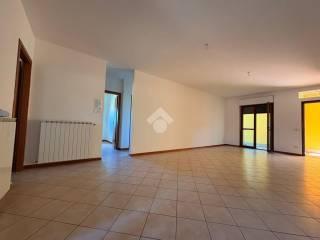Appartamento via Collina, Fossato di Vico — foto 5 di 26