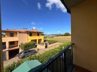 Appartamento via Collina, Fossato di Vico — foto 4 di 26