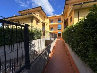 Appartamento via Collina, Fossato di Vico — foto 18 di 26