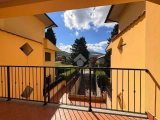 Appartamento via Collina, Fossato di Vico — foto 15 di 26