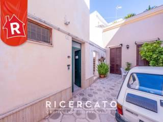 Bilocale piazza San Lorenzo 31, Centro, Lizzanello — foto 6 di 28