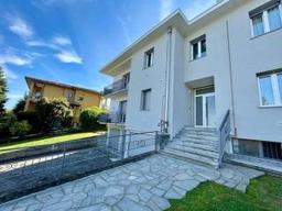 Trilocale via indipendenza 12, Buguggiate