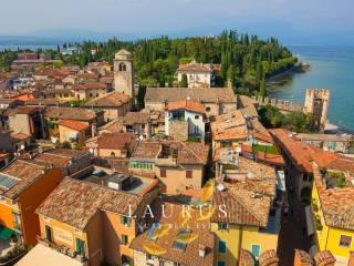 Appartamento via Benaco, Centro, Sirmione — foto 3 di 7