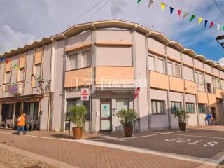 Bilocale buono stato, primo piano, Romentino — foto 23 di 24