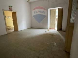 Terratetto unifamiliare 400 m², da ristrutturare, Favara — foto 28 di 32