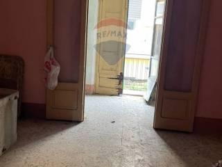 Terratetto unifamiliare 400 m², da ristrutturare, Favara — foto 2 di 32