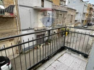 Terratetto unifamiliare 400 m², da ristrutturare, Favara — foto 8 di 32