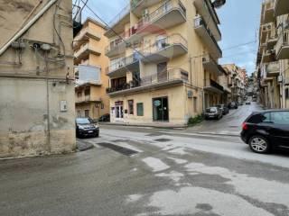Terratetto unifamiliare 400 m², da ristrutturare, Favara — foto 14 di 32