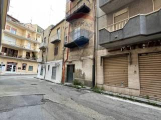 Terratetto unifamiliare 400 m², da ristrutturare, Favara — foto 15 di 32