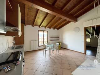 Bilocale buono stato, primo piano, Villa Pedergnano, Erbusco — foto 13 di 17