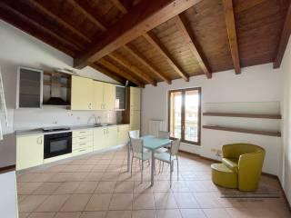 Bilocale buono stato, primo piano, Villa Pedergnano, Erbusco — foto 4 di 17