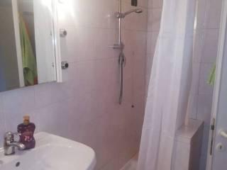 Stanza in affitto in appartamento Cadore, 16, Ancona