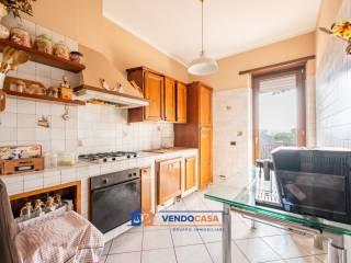 Appartamento via dei Gelsi 1, Cinzano, Santa Vittoria d'Alba — foto 5 di 44