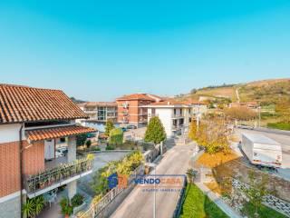 Appartamento via dei Gelsi 1, Cinzano, Santa Vittoria d'Alba — foto 21 di 44