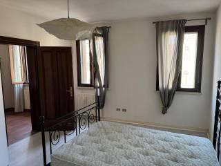Attico piazza Giuseppe Garibaldi, Centro Storico, Rovigo — foto 5 di 9