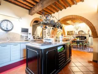 Casale via Fernando Bicchi, Centro, Carmignano — foto 22 di 65