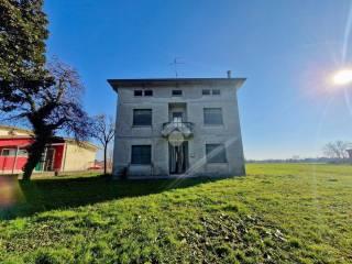 Rustico via Piave 27, Centro, Azzano Decimo — foto 4 di 15