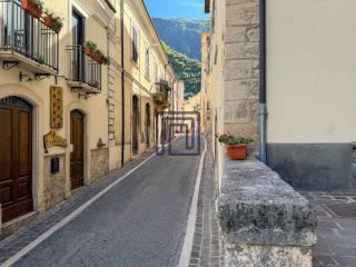 Monolocale via Municipio, Centro, Anversa degli Abruzzi — foto 22 di 25
