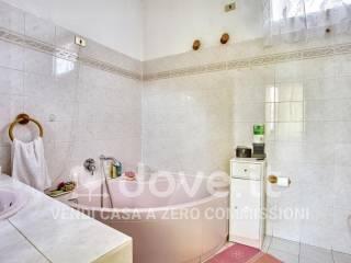 Villa unifamiliare via Dante Alighieri 1, Luvinate — foto 3 di 32