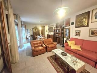 Appartamento via Dante Alighieri, Centro, Massa — foto 16 di 19