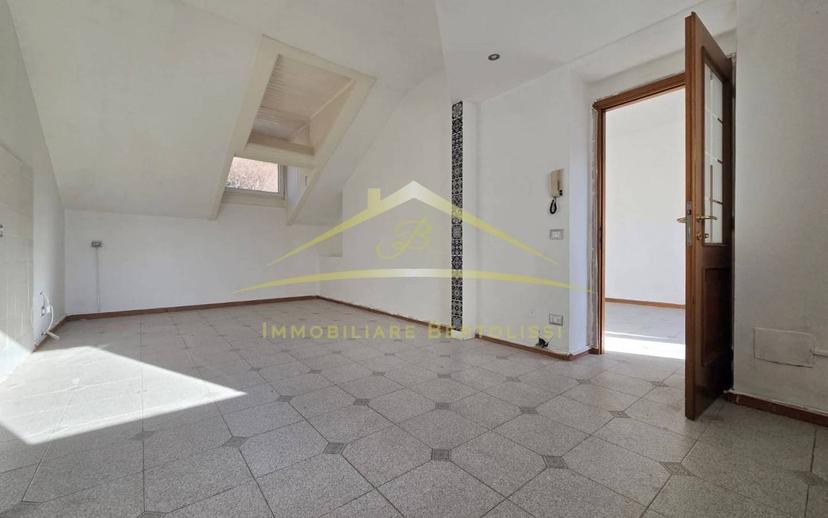 Mansarda viale Varallo 5, Centro, Borgosesia — foto 14 di 31