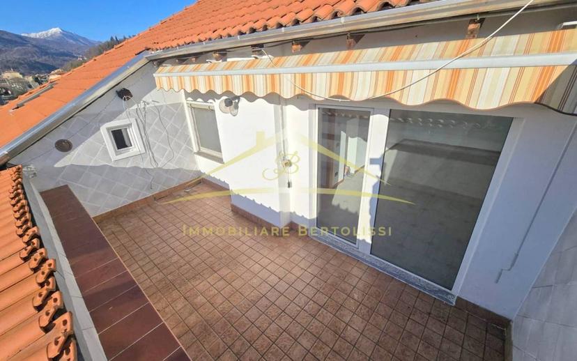 Mansarda viale Varallo 5, Centro, Borgosesia — foto 7 di 31