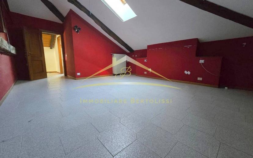 Mansarda viale Varallo 5, Centro, Borgosesia — foto 30 di 31