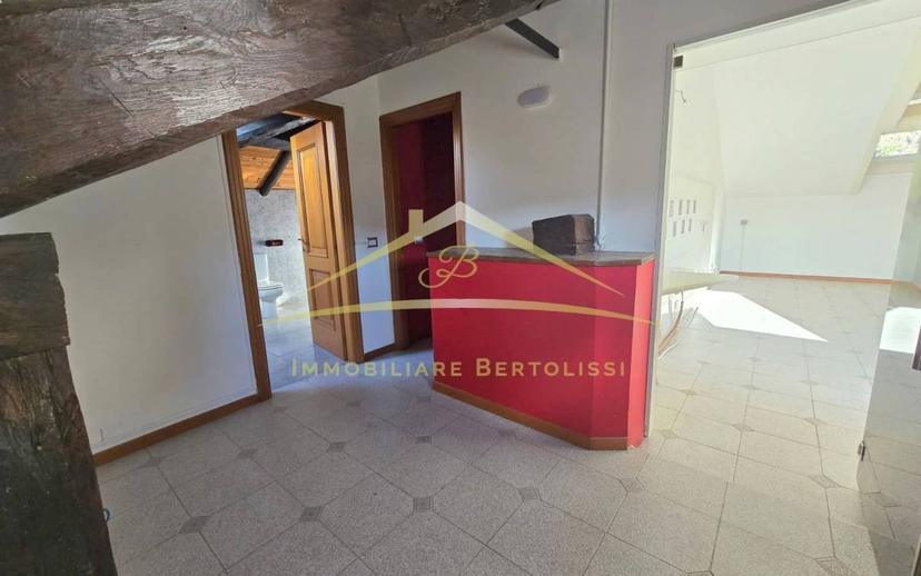 Mansarda viale Varallo 5, Centro, Borgosesia — foto 27 di 31