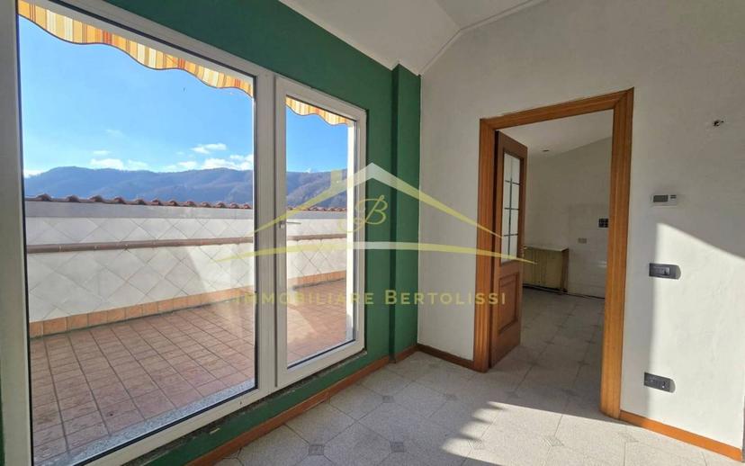 Mansarda viale Varallo 5, Centro, Borgosesia — foto 25 di 31