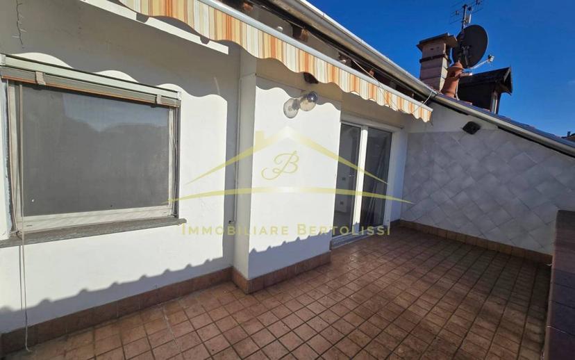 Mansarda viale Varallo 5, Centro, Borgosesia — foto 11 di 31