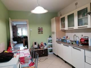 Appartamento ottimo stato, terzo piano, Avenza, Carrara — foto 8 di 13