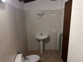 Bilocale ottimo stato, secondo piano, Centro, San Fermo della Battaglia — foto 10 di 19