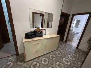Trilocale buono stato, primo piano, Centro Storico, Desenzano del Garda — foto 9 di 9