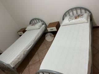 Trilocale buono stato, primo piano, Centro Storico, Desenzano del Garda — foto 4 di 9