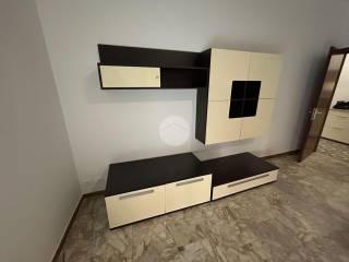 Trilocale buono stato, primo piano, Centro Storico, Desenzano del Garda — foto 3 di 9