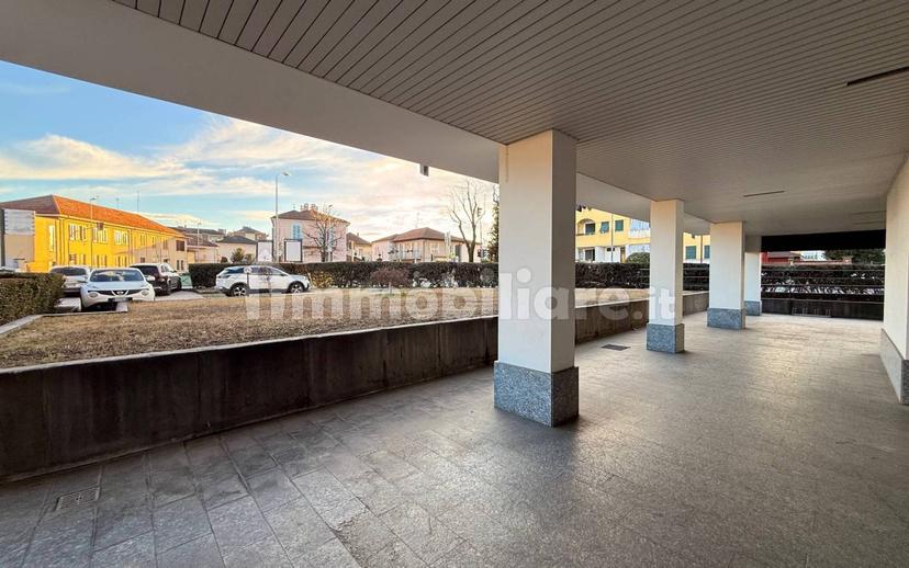 Quadrilocale via Ferruccio Valobra 204, Centro, Carmagnola — foto 10 di 35