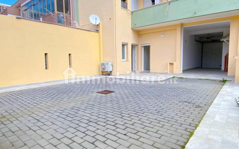 Trilocale via Bernardino Telesio 15, Quartu, Quartu Sant'Elena — foto 2 di 17