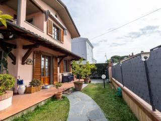 Villa unifamiliare via del Paradiso, 2B, Centro, Forte dei Marmi — foto 14 di 28