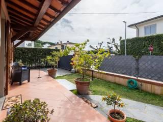 Villa unifamiliare via del Paradiso, 2B, Centro, Forte dei Marmi — foto 24 di 28