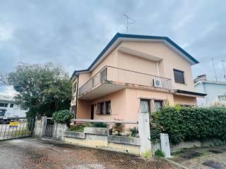 Villa unifamiliare via Trieste 70, Centro, Cervignano del Friuli — foto 11 di 30