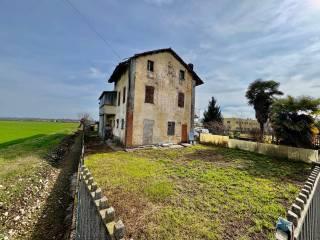 Villa unifamiliare Strada del Santuario, Centro, Fossano