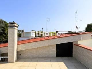 Appartamento in villa via Sergio Sasso, Bisceglie — foto 3 di 49
