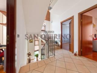 Villa a schiera via Dossetti 7, Centro, Correggio