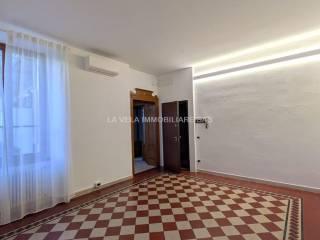 Bilocale ottimo stato, primo piano, Centro Storico, Desenzano del Garda — foto 4 di 5