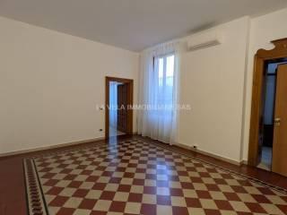 Bilocale ottimo stato, primo piano, Centro Storico, Desenzano del Garda